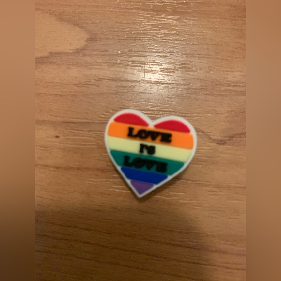 Unbranded Accessories - One Piece LOVE IS LOVE Shoe Charm